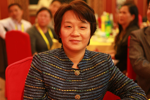 千里逢迎，各部落欢聚一堂；高朋满座，大家庭共度今宵——记答谢晚宴
