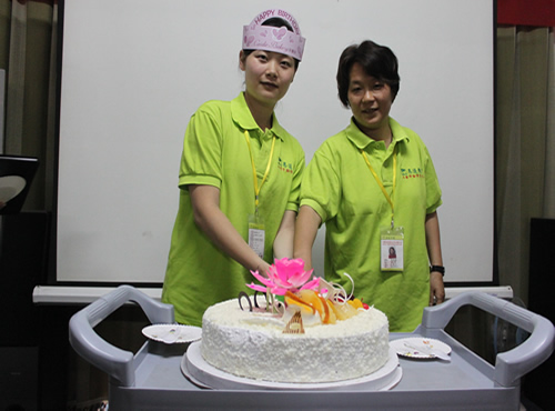 易道教育总部举行6月第一期公司例会