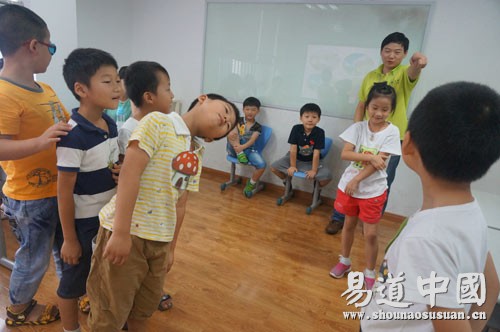 易道教育·银泰中心旗舰校暑期班展示课开讲啦——看图说话写话篇