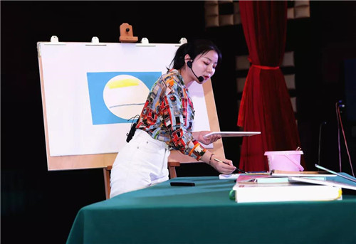 2019易道全国校长年会精彩回顾：徐玲老师带来《手脑印象涂鸦》课程秀